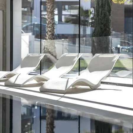 Grand Hideout, Artola Homes Appartement